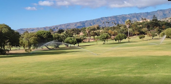 Canarias pionera en la reutilización del agua destinada a los campos de golf