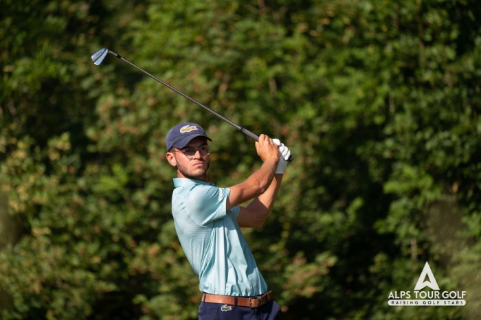 Theo Brizard lídera por un golpe el 20º Open de La Mirabelle d