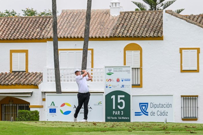 Hutsby y Celli líders en Sancti Petri y Pedro Oriol a tres golpes