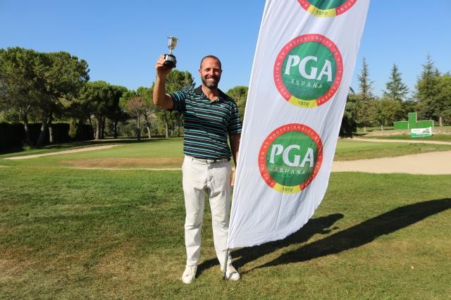 Pablo Martín Benavides regresa al golf ganando el Campeonato de PGAe de Castilla y León