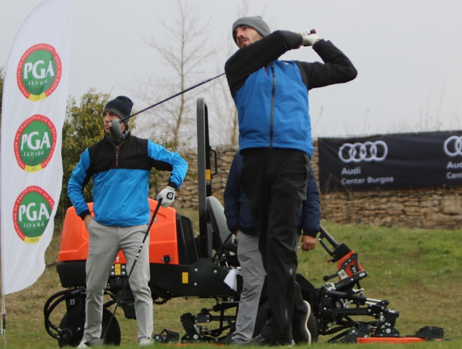 Alfonso Buendía lidera con 68 golpes (-4) tras la primera ronda de la Gran Final PGA Saldaña