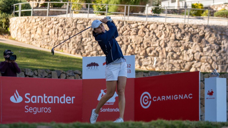 Elena Hualde y Harang Lee, líderes en el Club de Golf El Bosque