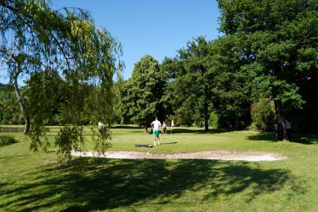 Rafael Santonja y César Crespo comparten liderato en el Campeonato de España Masculino de Pitch & Putt