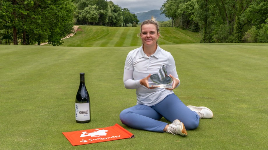 Marta Pérez logra su primera victoria como profesional en el Santander Golf Tour 