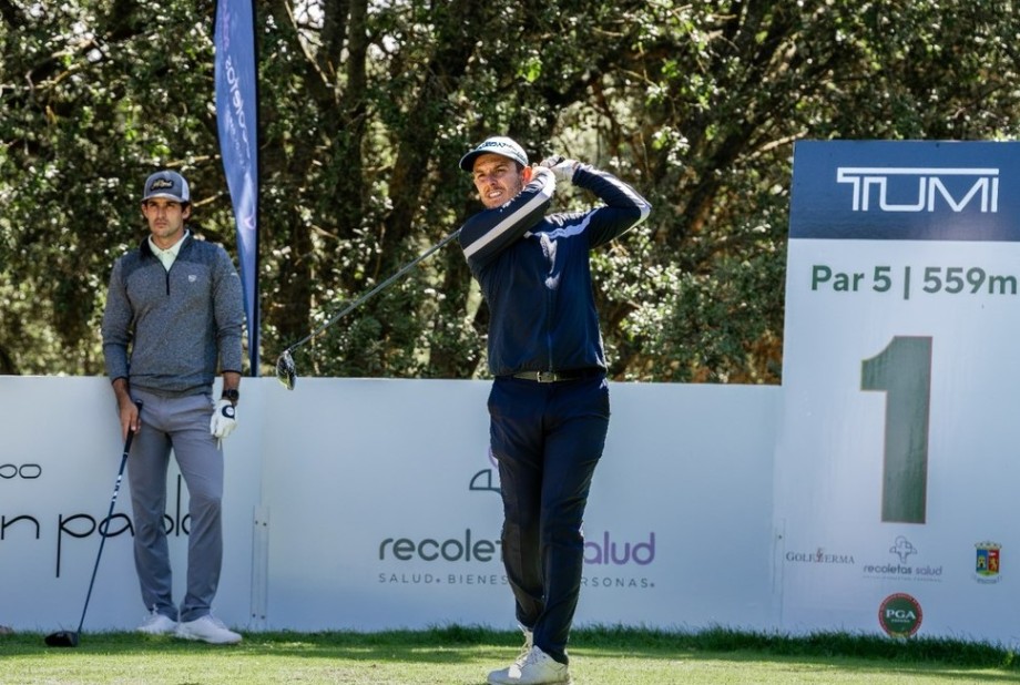  Alex Esmatges,  líder en el Campeonato de Castilla y León PGA en Lerma