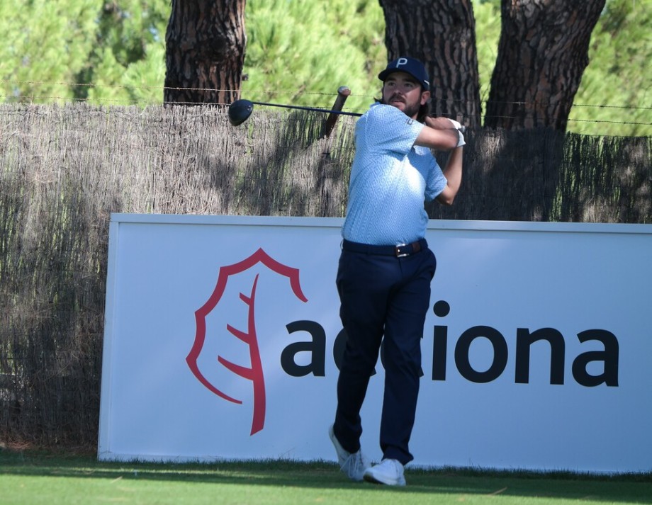 Ángel Hidalgo refuerza su liderato en el Acciona Open de España presented by Madrid